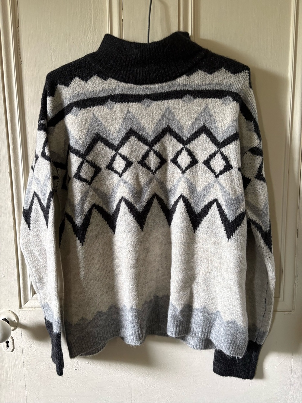 Maurices Black & Gray Geometric Turtleneck Sweater